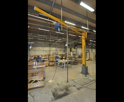 190100-Pelarsvängkran Demag 80kg
