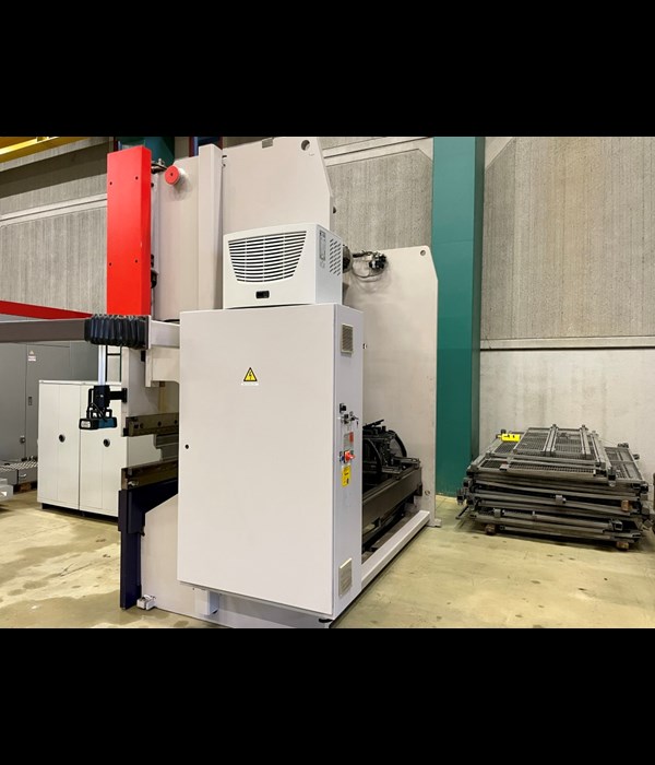 Bystronic PR100x3100 +ABB robot-2