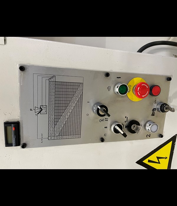 Donewell HP3B H150-3000 Cybelec DNC50-5