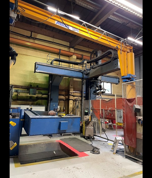 Motoman TSG-06 portalrobot med MTI-1000 manipulatorer typ 8414-2